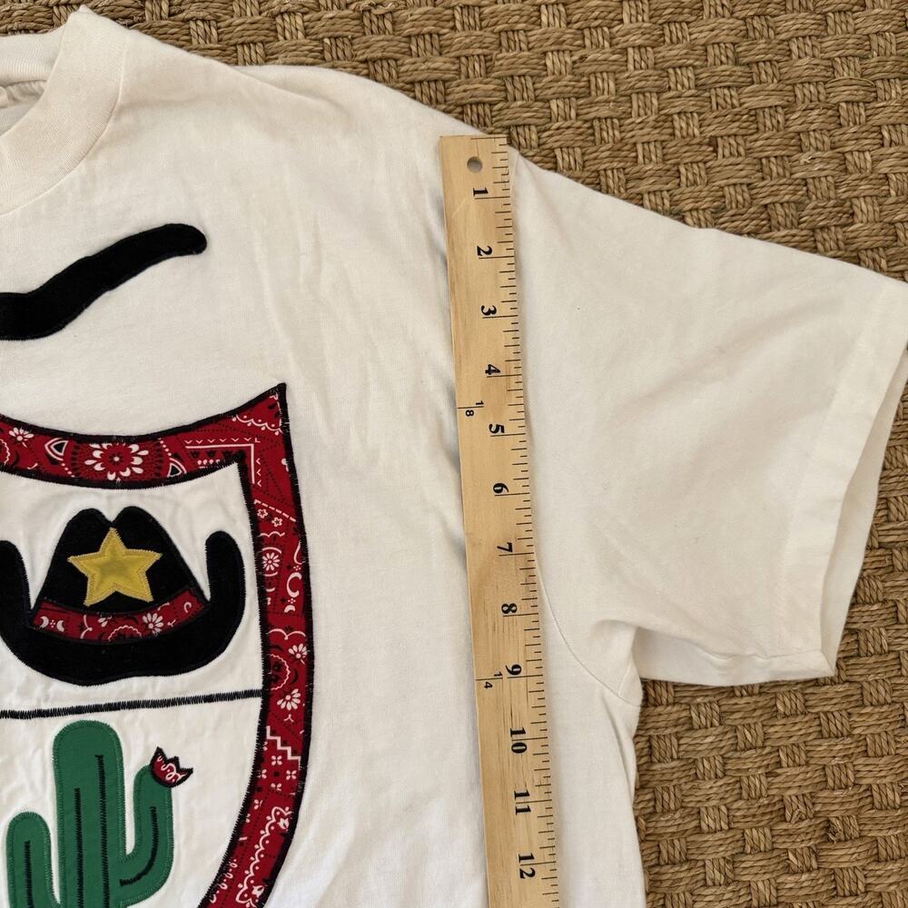 Vintage Single Stitch Embroidered T-shirt NovelTees Dallas Size Large USA Cowboy - Picture 7 of 8